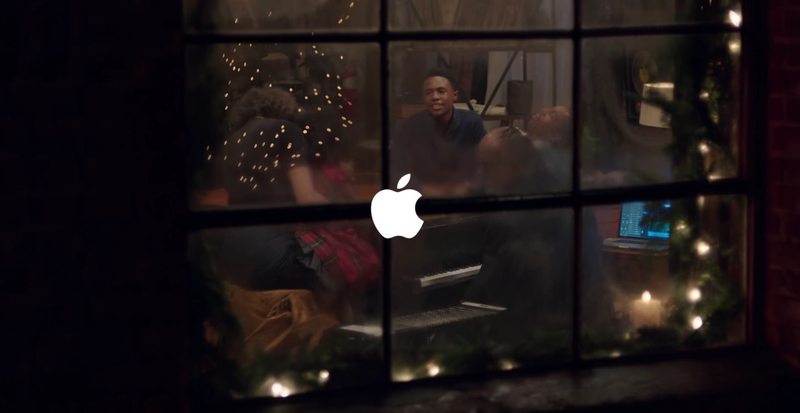 Apple Holiday 2015 广告与 Stevie Wonder 一起” />  </p>
<p>Apple 已开始播放 2015 年的年度假日电视广告。今年的广告中，音乐传奇人物 Stevie Wonder 与歌手安德拉·戴 (Andra Day) 以及一家人和他们友好的狗一起演唱了“Someday At Christmas”的二重唱，同时微妙而巧妙地展示了正在使用的各种 Apple 产品。</p>
<p>广告长90秒，嵌入下方方便观看。首先，Stevie Wonder 使用 Mac 捆绑的 VoiceOver 辅助功能以及 OS X 应用程序 Garageband 准备好圣诞曲目。</p>
<p><iframe class=