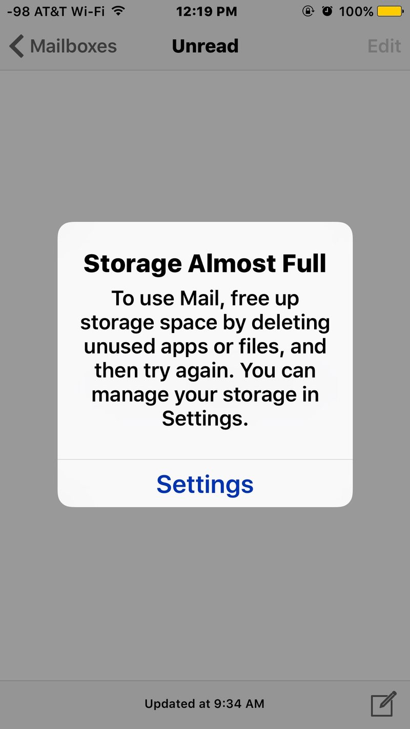 存储空间几乎已满以释放邮件通过删除东西存储空间 iOS 错误消息