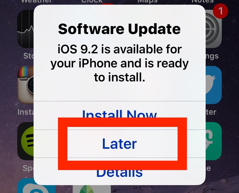 稍后安装 iOS 更新以提醒稍后安装iOS更新暂时停止通知唠叨”/>  </p>
<p>如果您选择这条路线，请习惯于反复按“稍后”和“稍后提醒我”，因为在 24 小时内您会再次被询问。 24 小时后，又一次。再过 24 小时后，你可以再次经历这个过程，直到你放弃或同意下面的另一个选项。 </p>
<h4>选项 2：删除 iOS 更新并避免使用 Wi-Fi</h4>
<p>停止被即将推出的 iOS 更新所困扰的最好方法是<a href=
