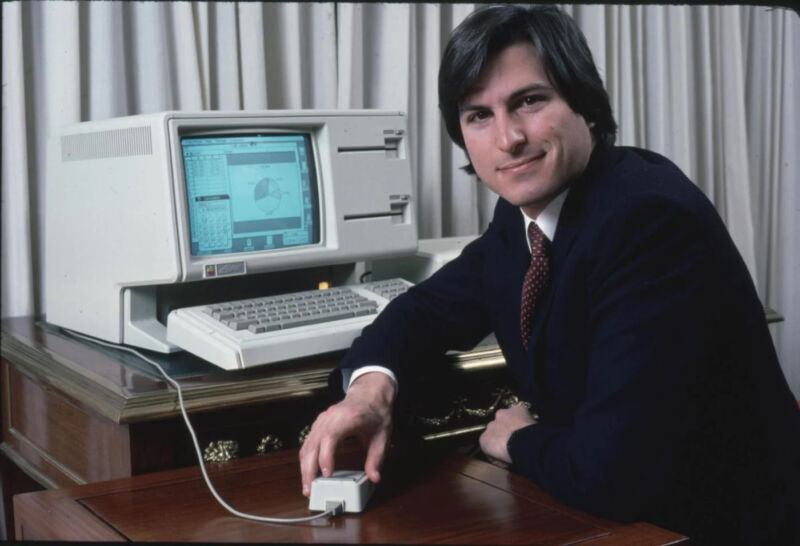 Steve Jobs 和 Apple Lisa 电脑