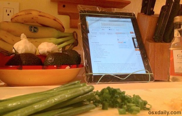 厨房里带拉链的 iPad 非常适合防止溅洒和飞溅