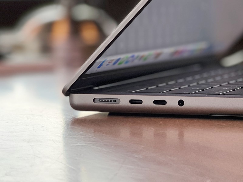 14 英寸 MacBook Pro MagSafe 端口 2021