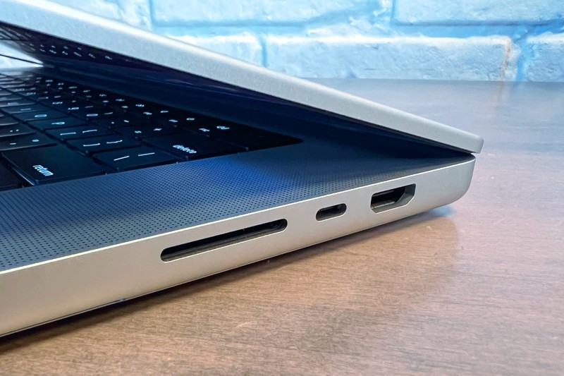 16 英寸 MacBook Pro 端口