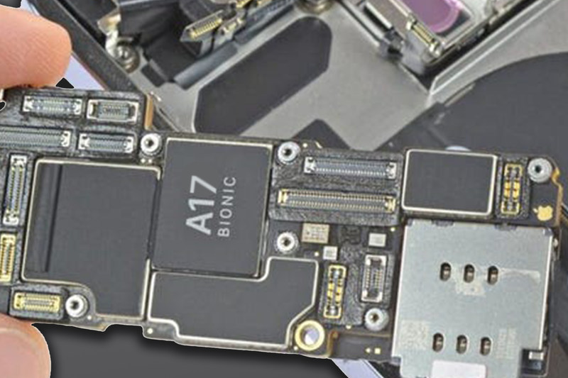 逻辑板上的 Apple A17 芯片图形