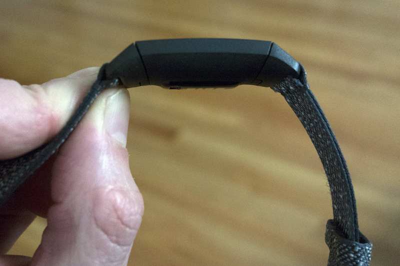 fitbit charge 4 厚度