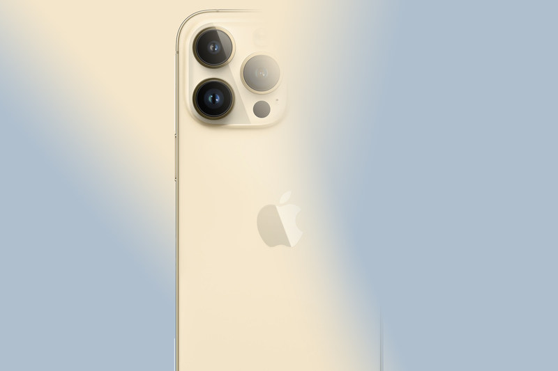 iPhone 14 为蓝色，14 pro 为金色褪色